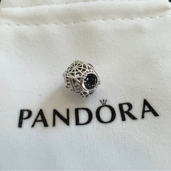 Pandora Marvel Spider-Man Charm - Picture 5 of 5